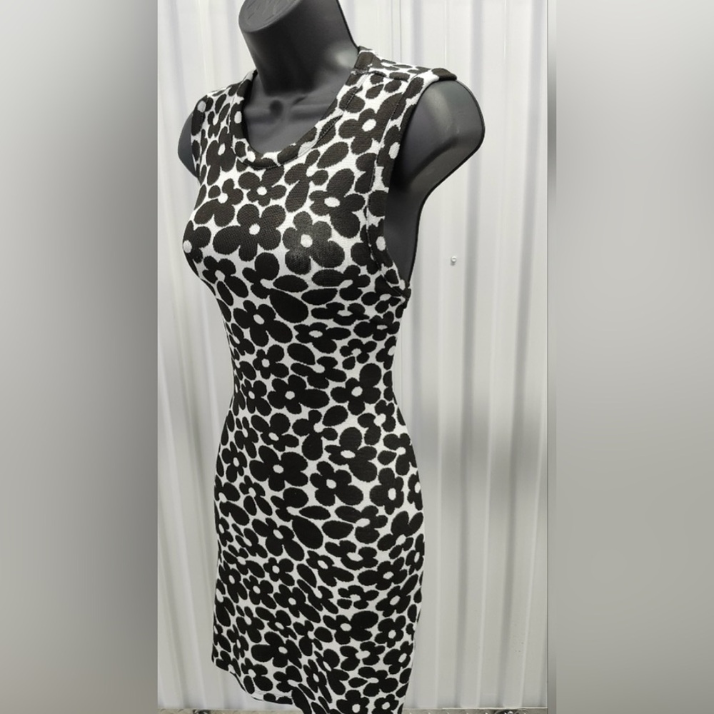 H&M Black and White Floral Mini Dress - Picture 10 of 10